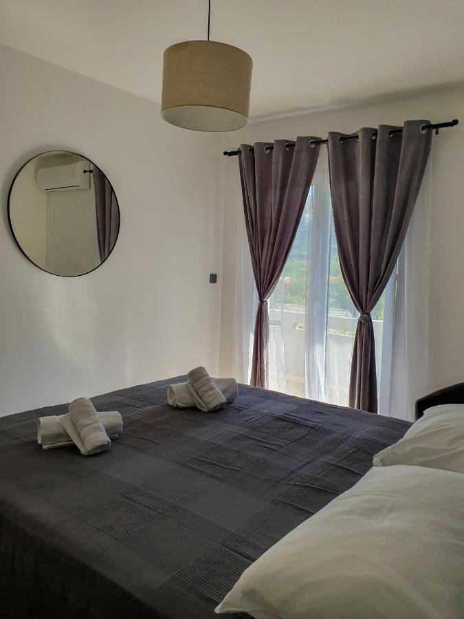 Apartments Mira บัชกา ภายนอก รูปภาพ