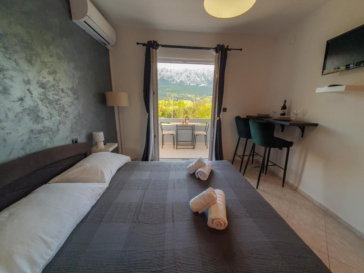Apartments Mira บัชกา ภายนอก รูปภาพ