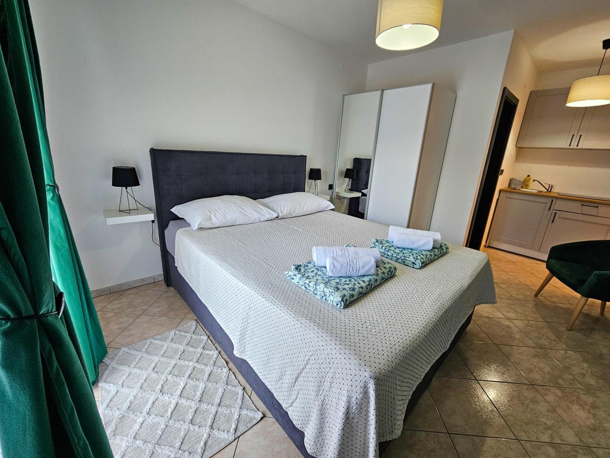 Apartments Mira บัชกา ภายนอก รูปภาพ