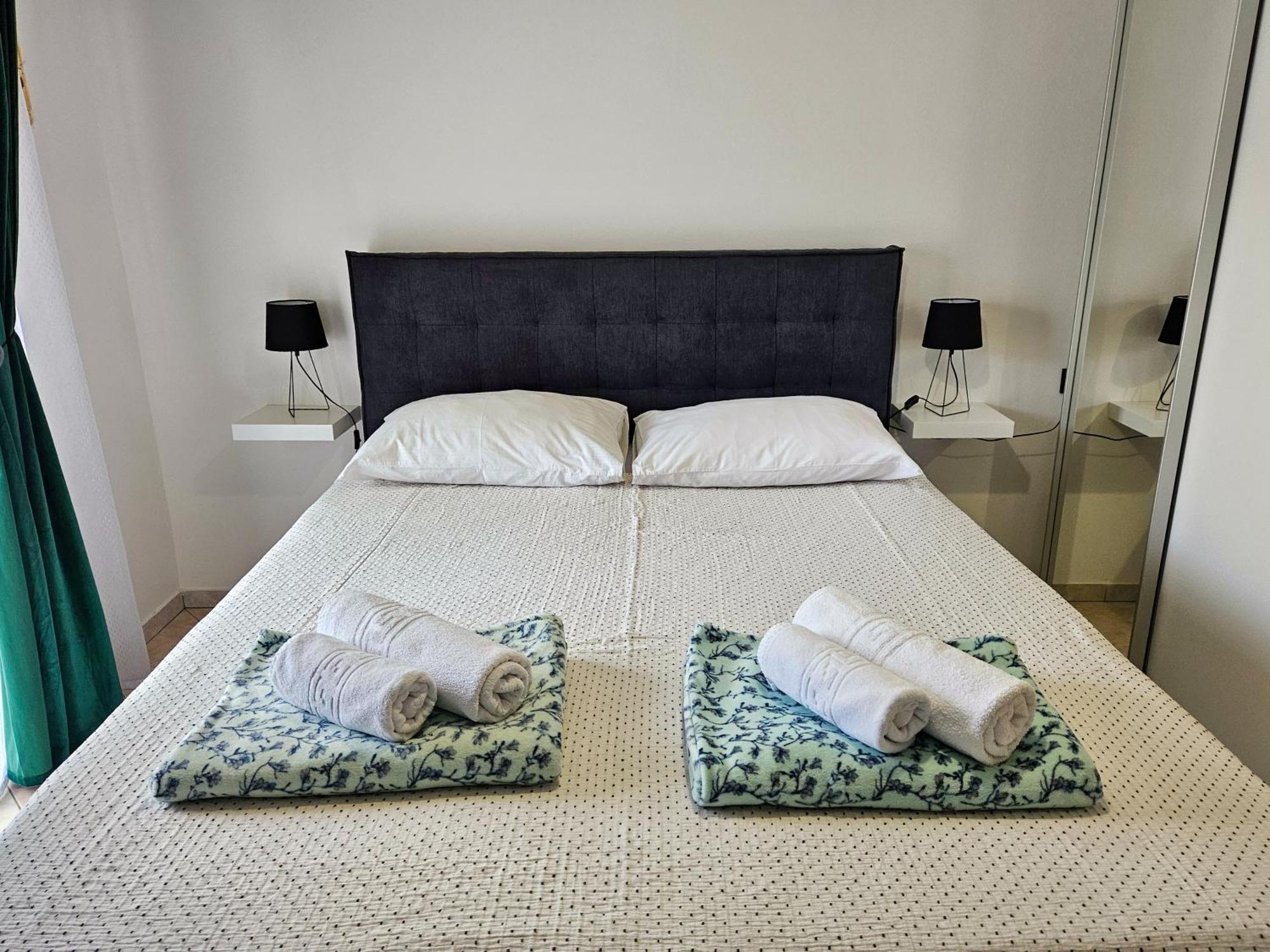 Apartments Mira บัชกา ภายนอก รูปภาพ